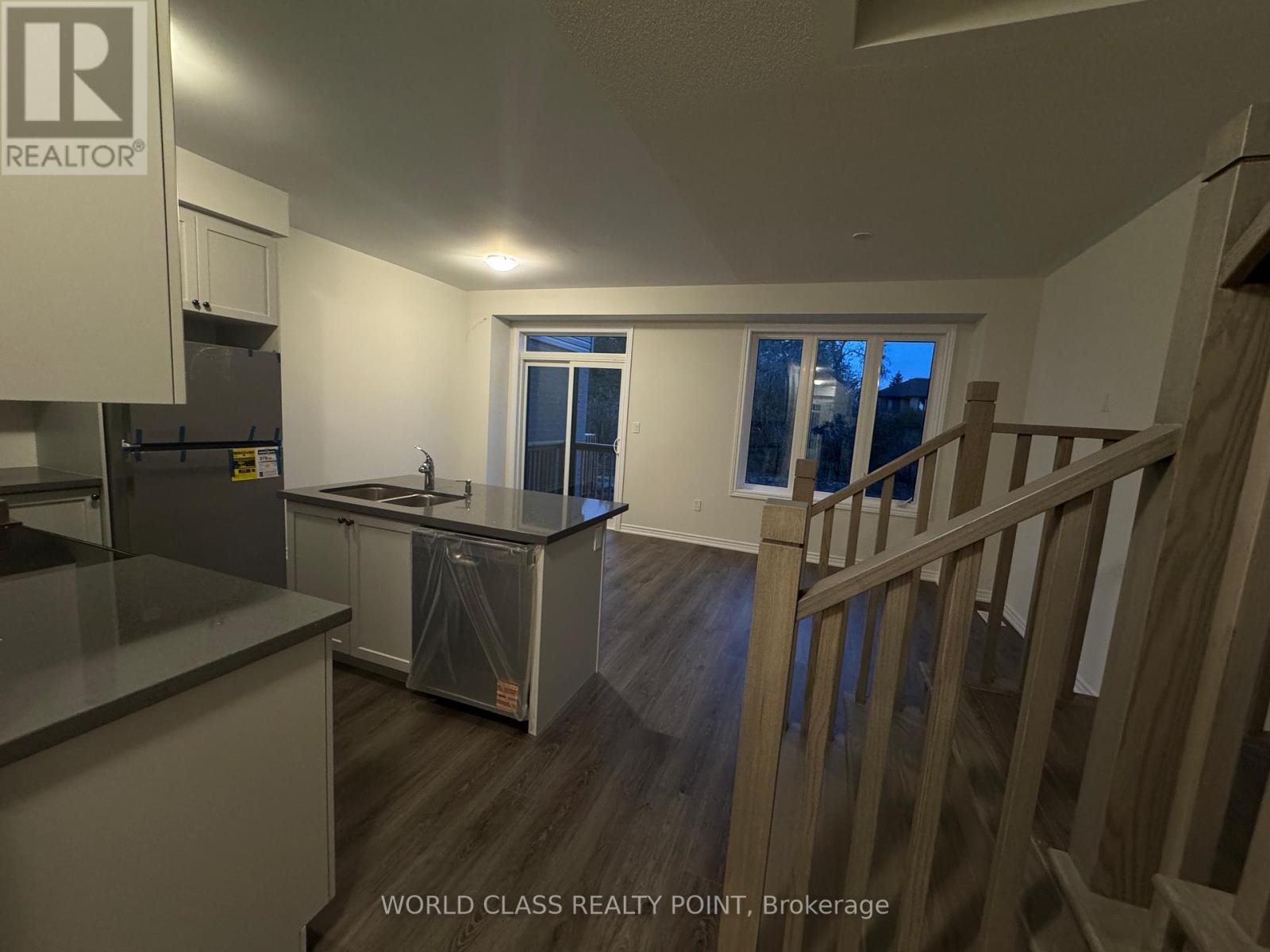 89 Watts Mews, Kawartha Lakes, ON - Indoor Photo Showing Kitchen With Double Sink