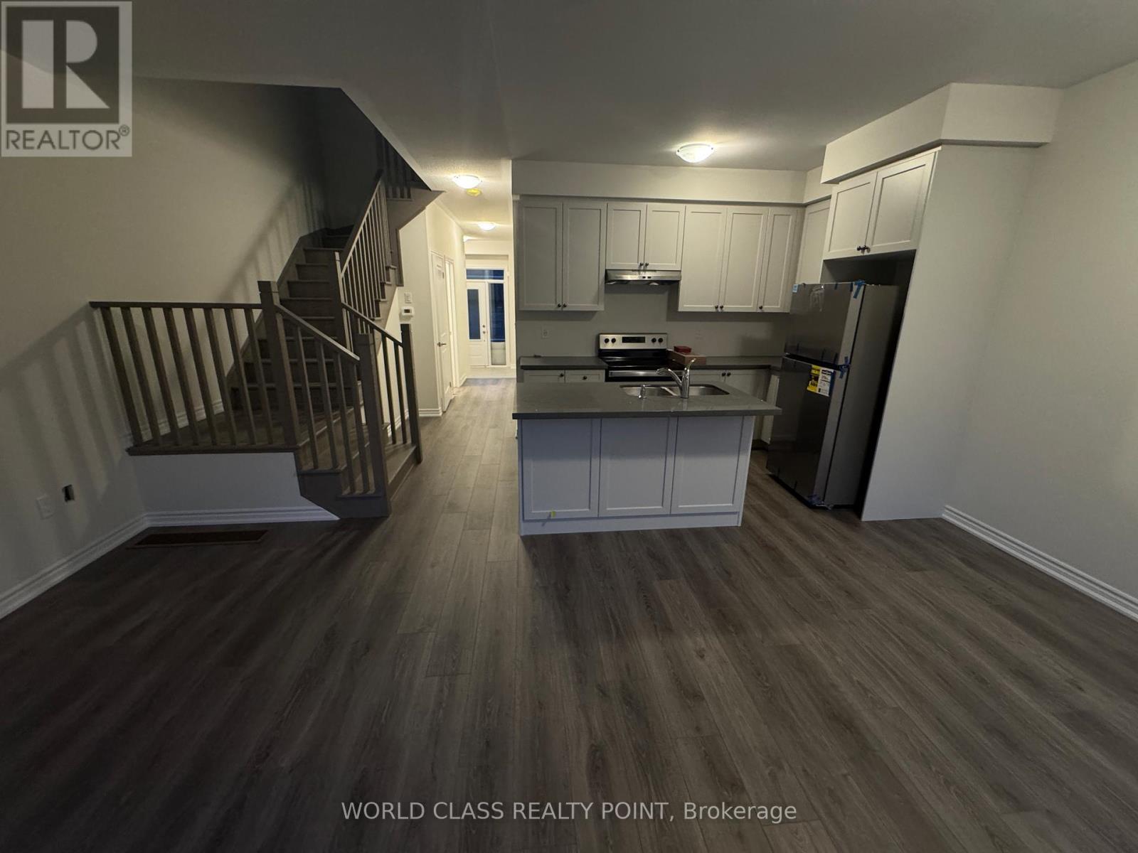 89 Watts Mews, Kawartha Lakes, ON - Indoor Photo Showing Kitchen With Double Sink