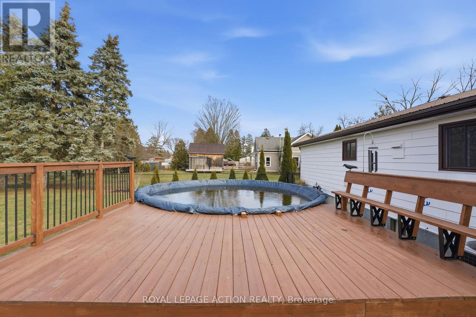 33 Dufferin Street, Brant, ON - Outdoor With Above Ground Pool With Exterior
