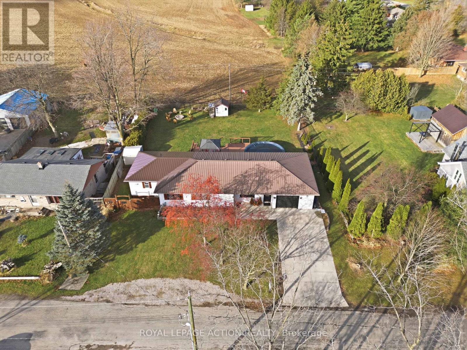 33 Dufferin Street, Brant, ON - Outdoor