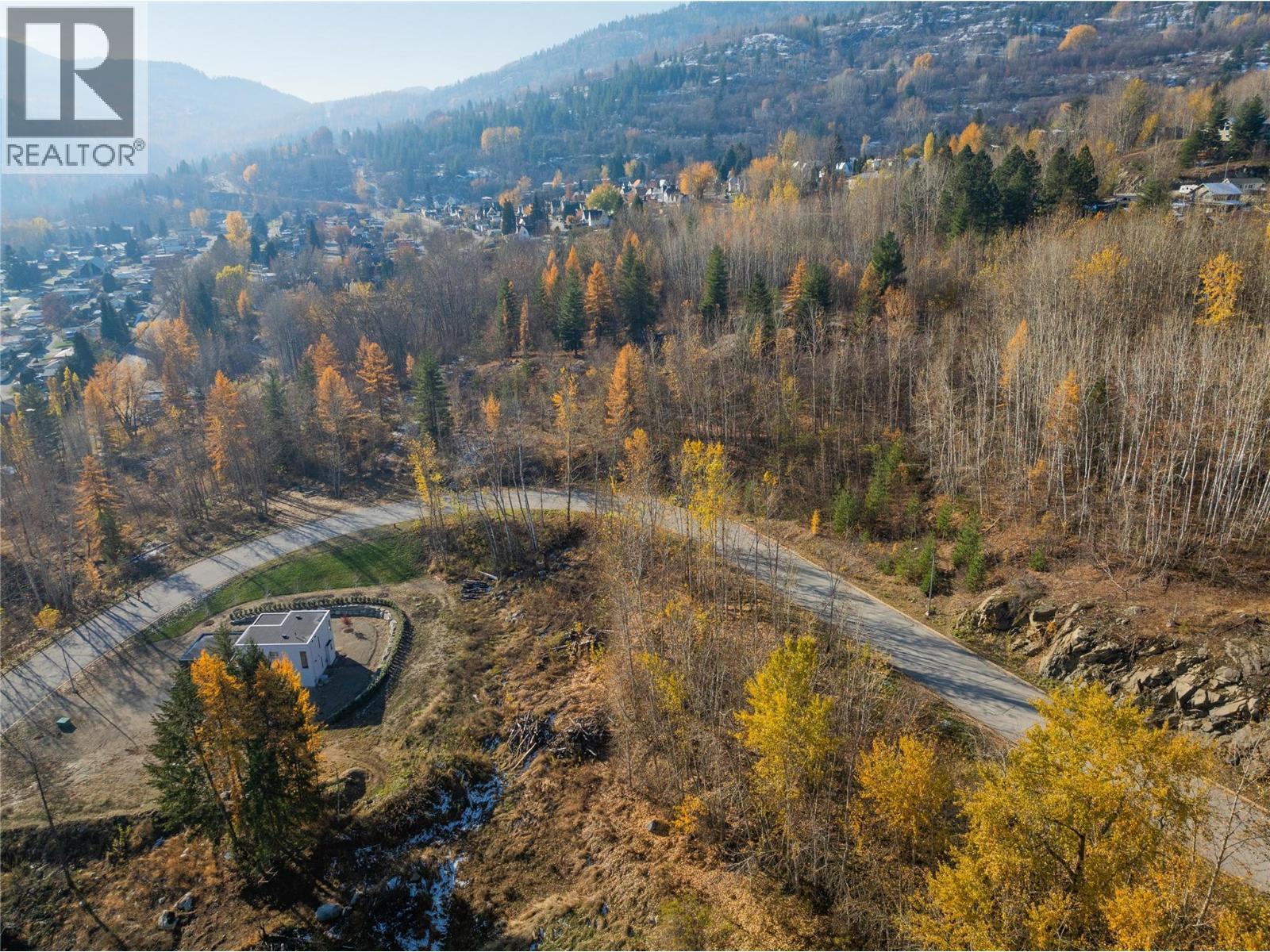 220 Whitman Way, Warfield, BC