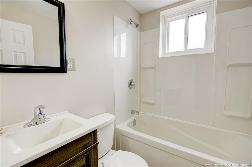 25-27 Whitney Ave, Moncton, NB