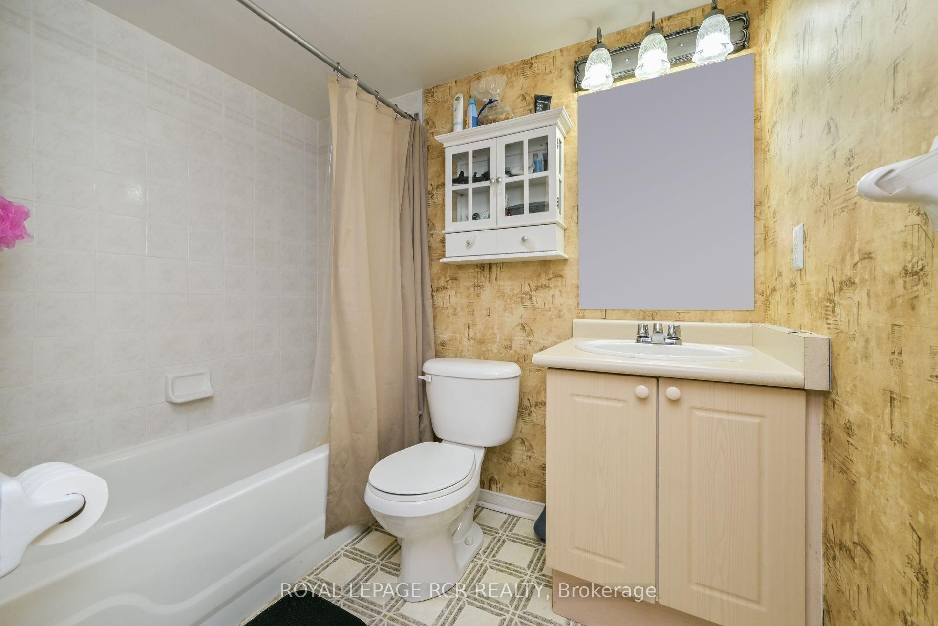 121 Dyer Drive, Wasaga Beach, ON - Indoor Photo Showing Bathroom