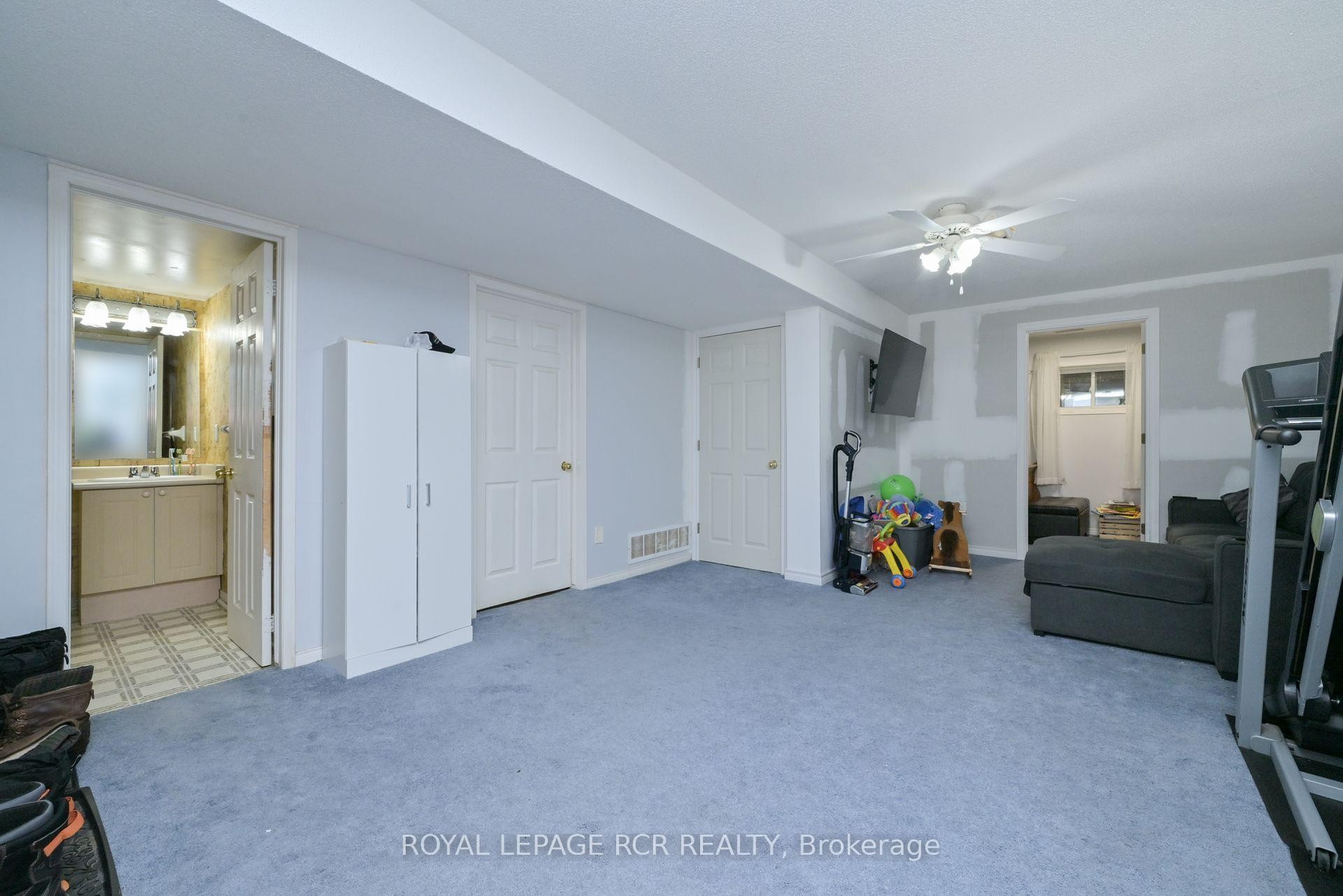 121 Dyer Drive, Wasaga Beach, ON - Indoor Photo Showing Other Room