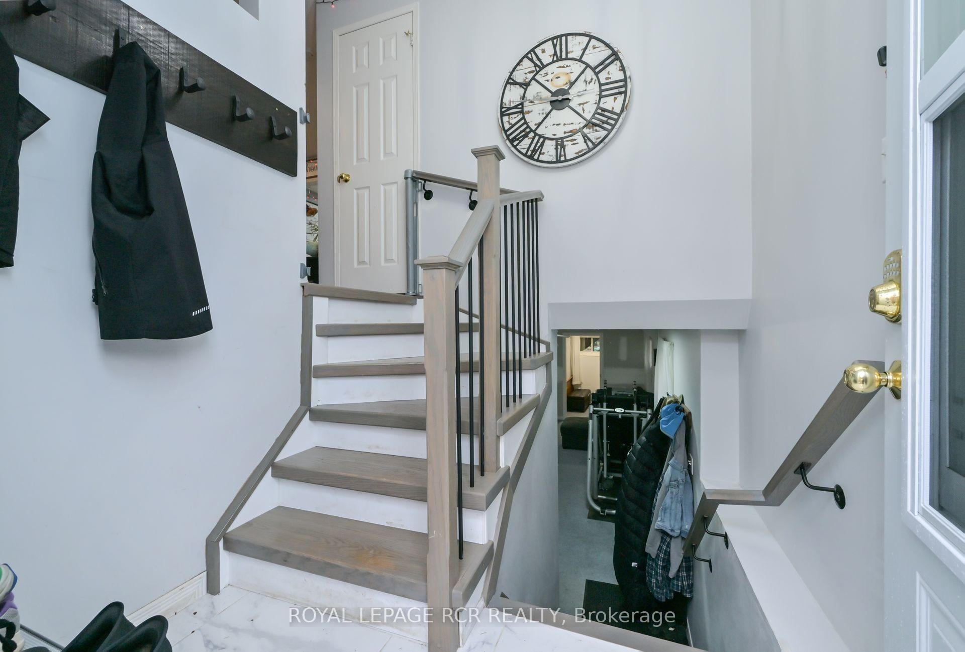 121 Dyer Drive, Wasaga Beach, ON - Indoor Photo Showing Other Room
