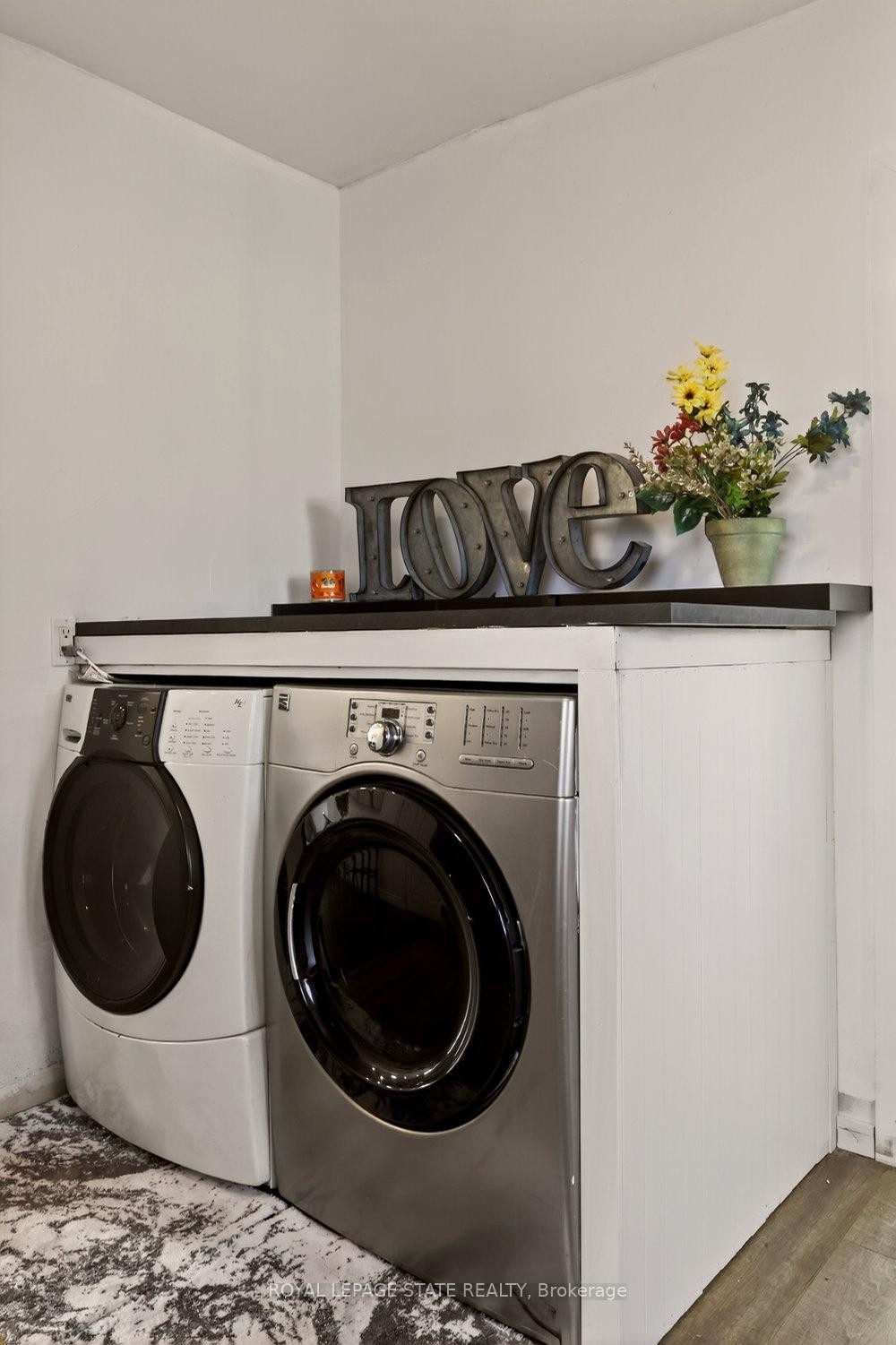 163 Hope Avenue, Hamilton, ON - Indoor Photo Showing Laundry Room