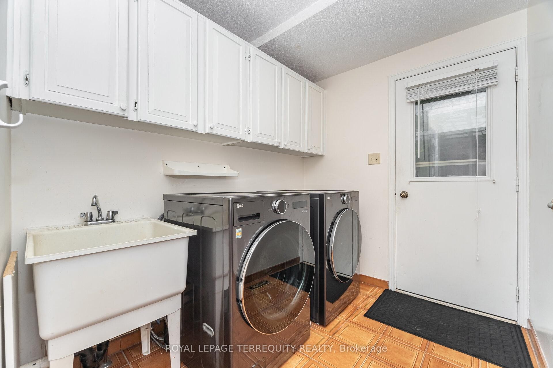 4085 Wheelwright Crescent, Mississauga, ON - Indoor Photo Showing Laundry Room