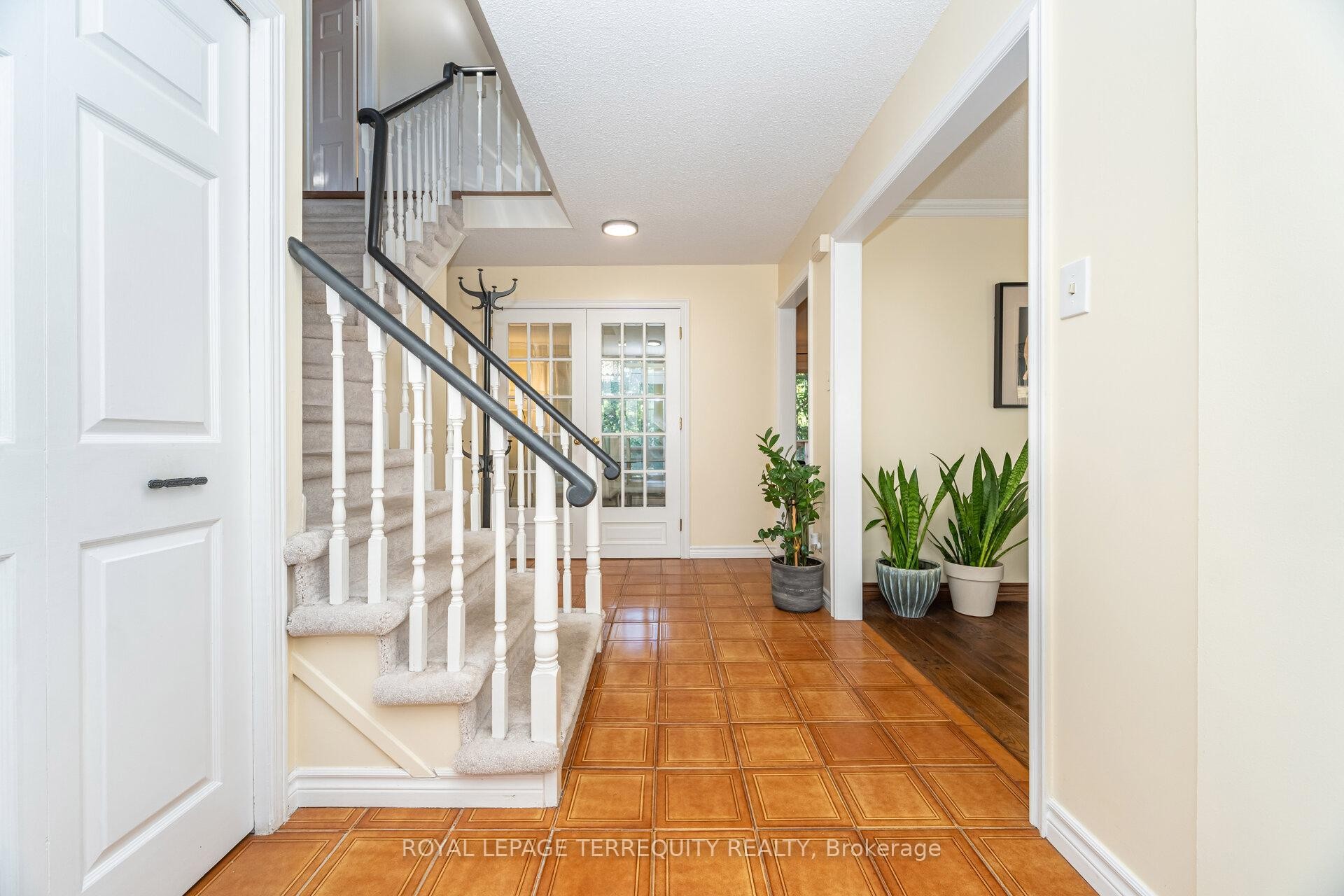 4085 Wheelwright Crescent, Mississauga, ON - Indoor Photo Showing Other Room