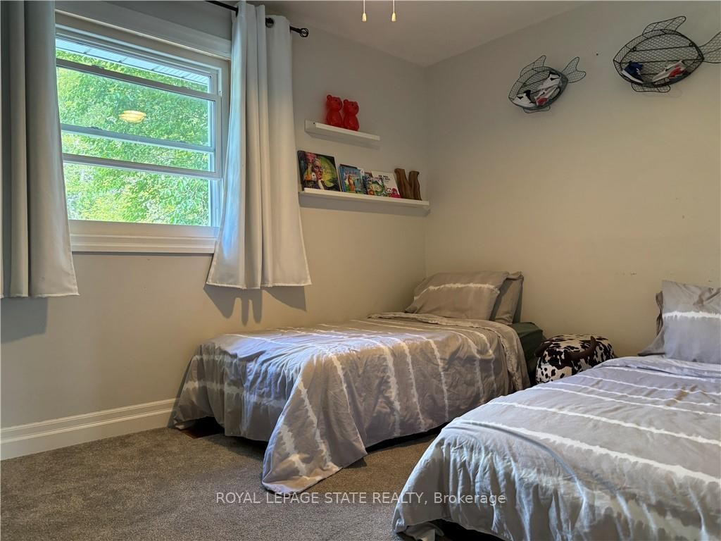 104 Diltz Road, Haldimand, ON - Indoor Photo Showing Bedroom