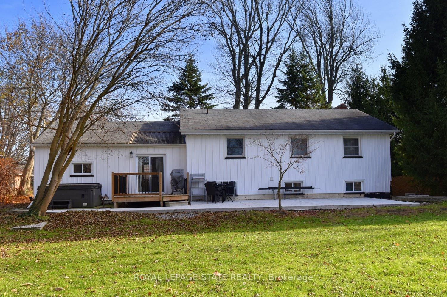 104 Diltz Road, Haldimand, ON - Outdoor With Deck Patio Veranda