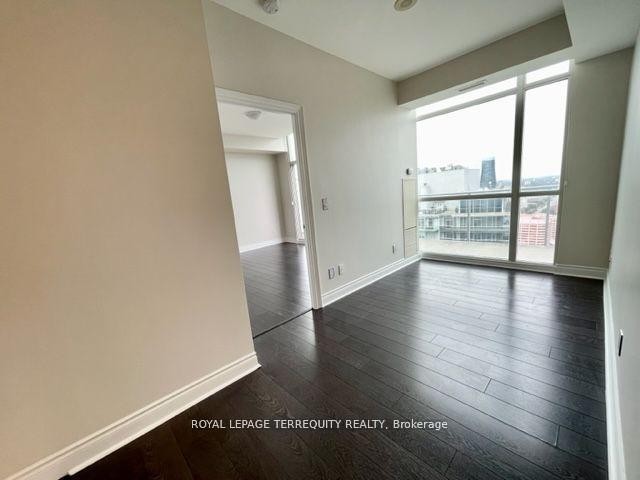 Ph3-225 Webb Drive, Mississauga, ON - Indoor Photo Showing Other Room