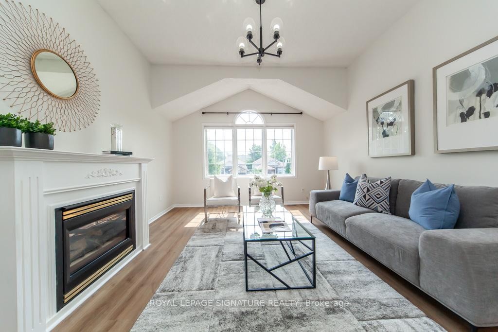Main-579 Windjammer Way, Waterloo, ON - Indoor Photo Showing Living Room With Fireplace