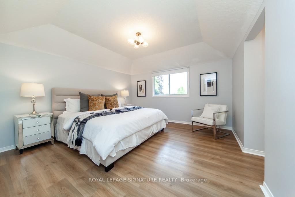 Main-579 Windjammer Way, Waterloo, ON - Indoor Photo Showing Bedroom