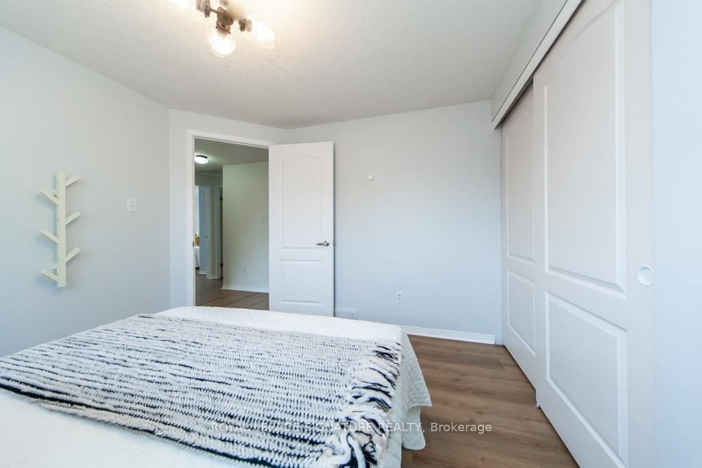 Main-579 Windjammer Way, Waterloo, ON - Indoor Photo Showing Bedroom