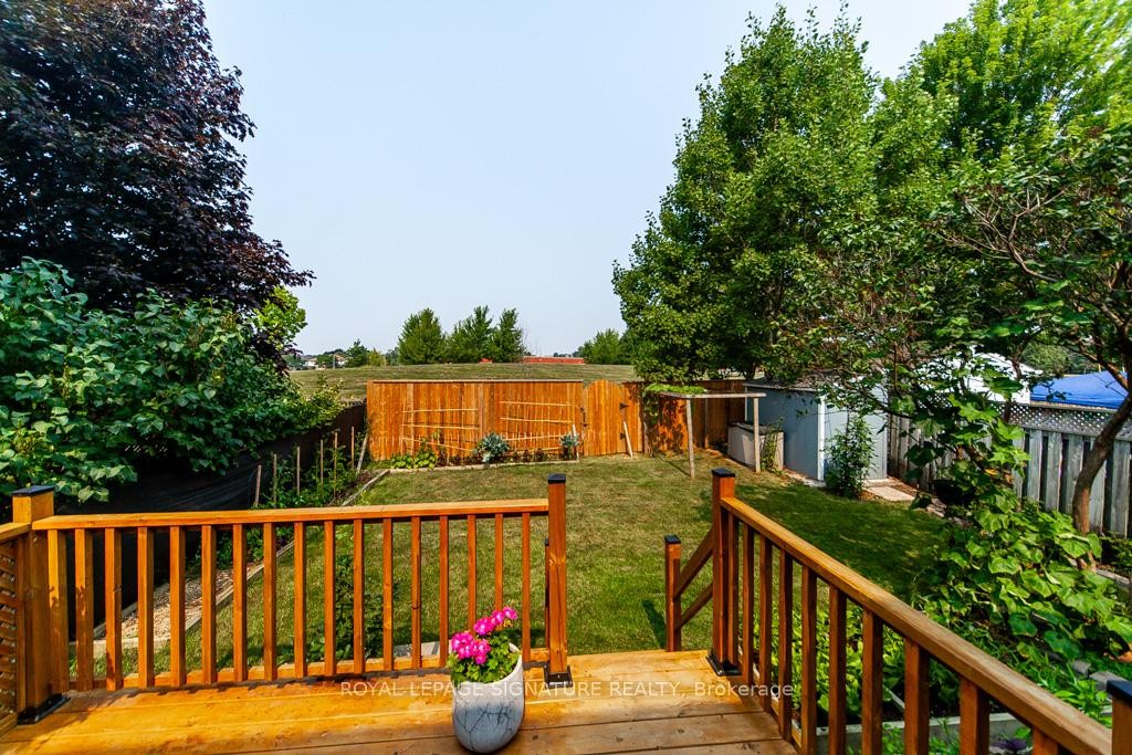 Main-579 Windjammer Way, Waterloo, ON - Outdoor With Backyard