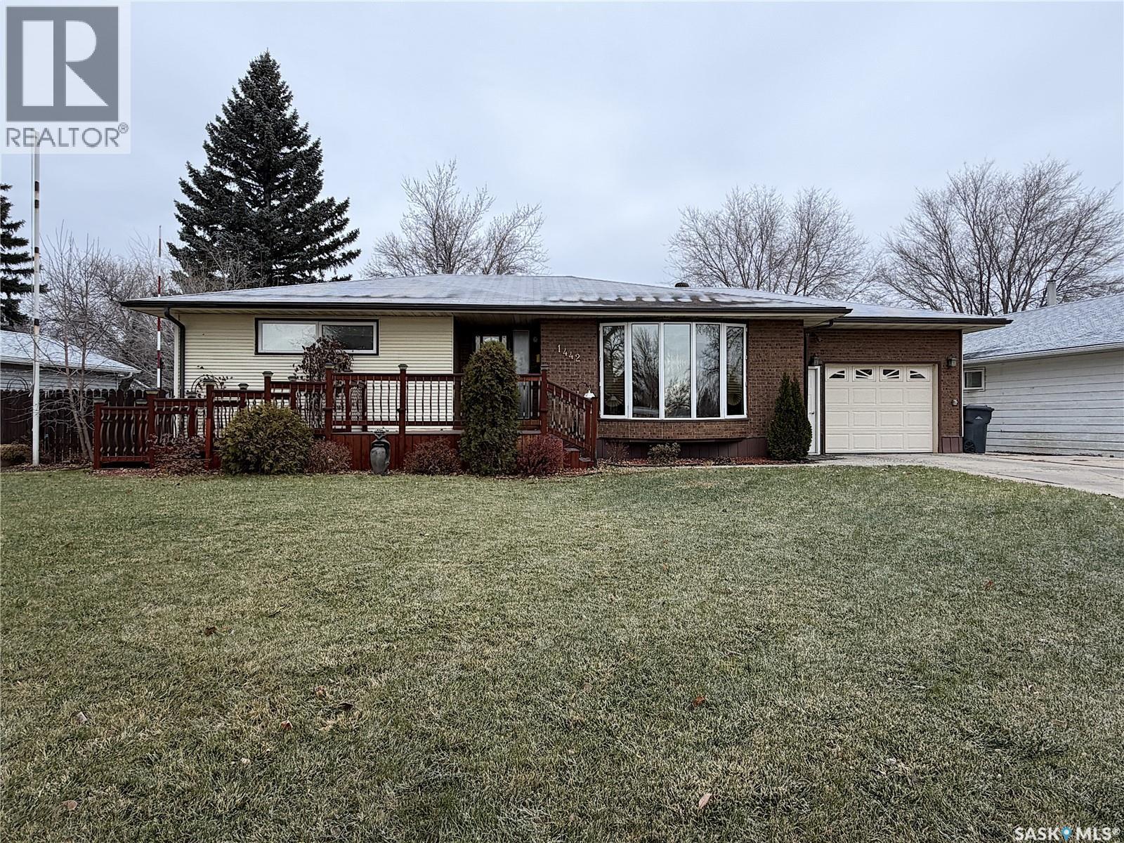 1442 Nicholson Road, Estevan, SK - Outdoor