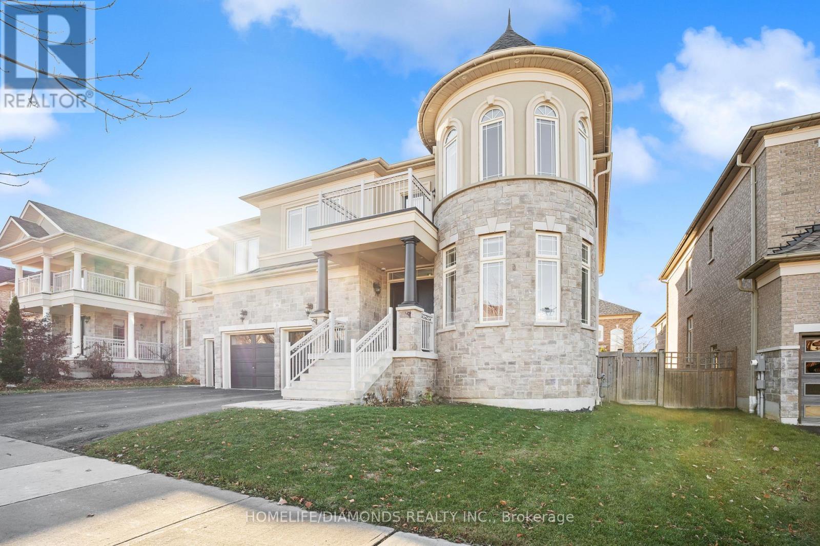 36 West Coast Trail, King, ON - Outdoor With Facade