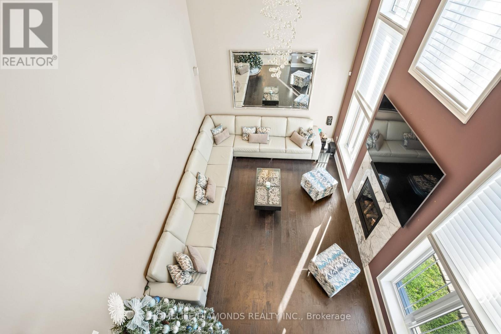 36 West Coast Trail, King, ON - Indoor Photo Showing Other Room