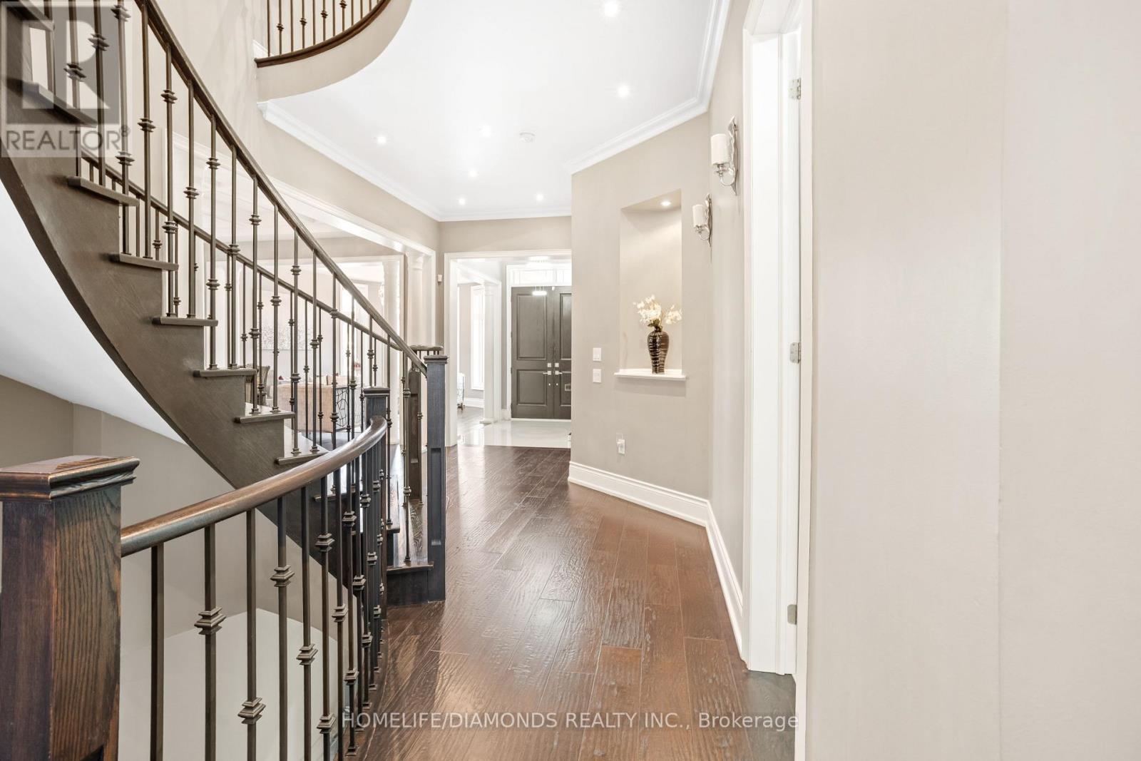 36 West Coast Trail, King, ON - Indoor Photo Showing Other Room