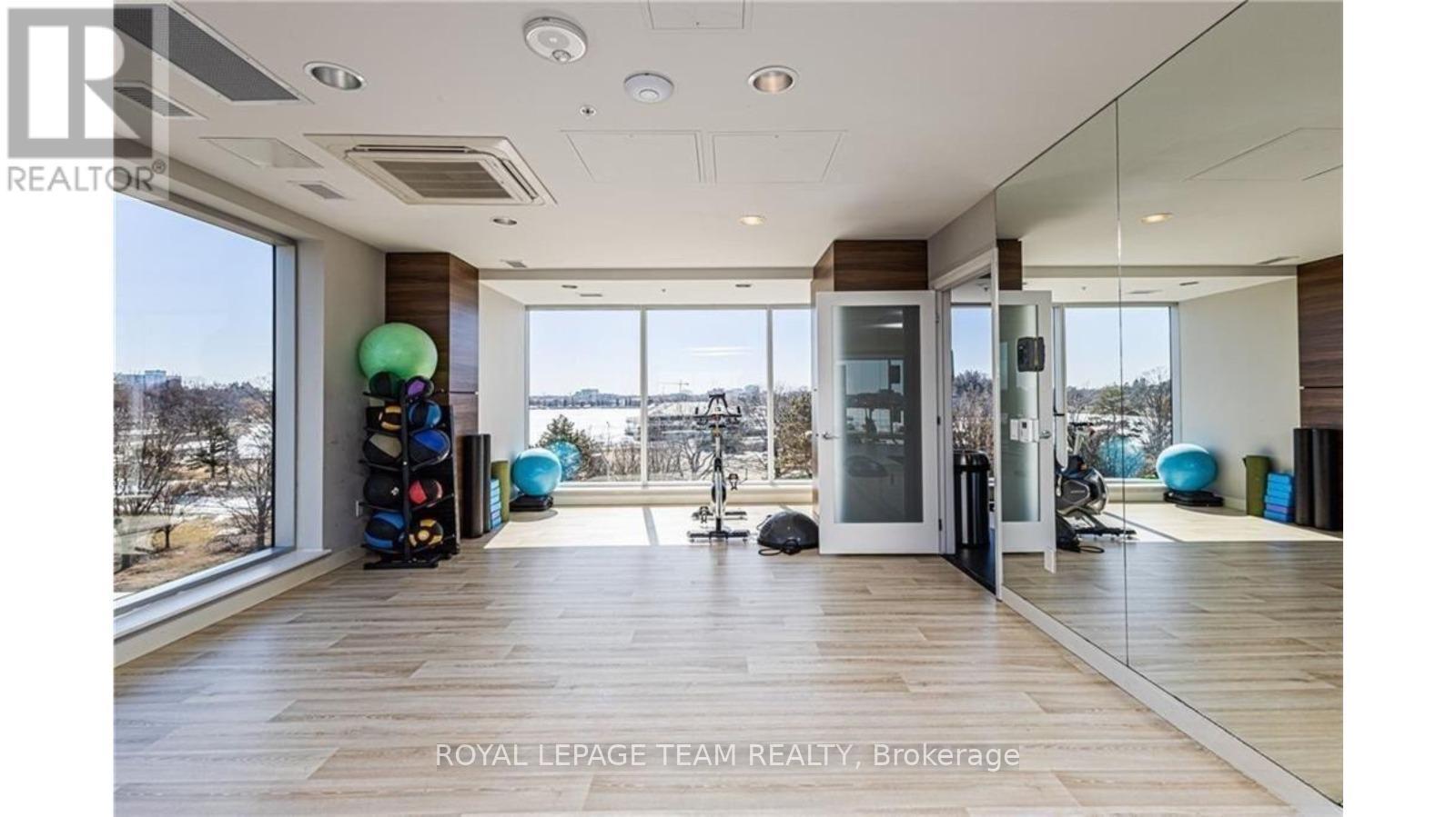 2302 - 805 Carling Avenue, Ottawa, ON - Indoor Photo Showing Gym Room