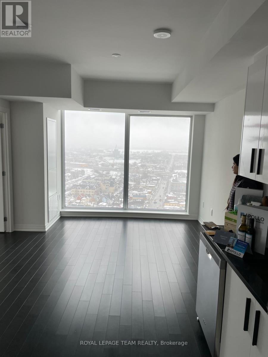 2302 - 805 Carling Avenue, Ottawa, ON - Indoor