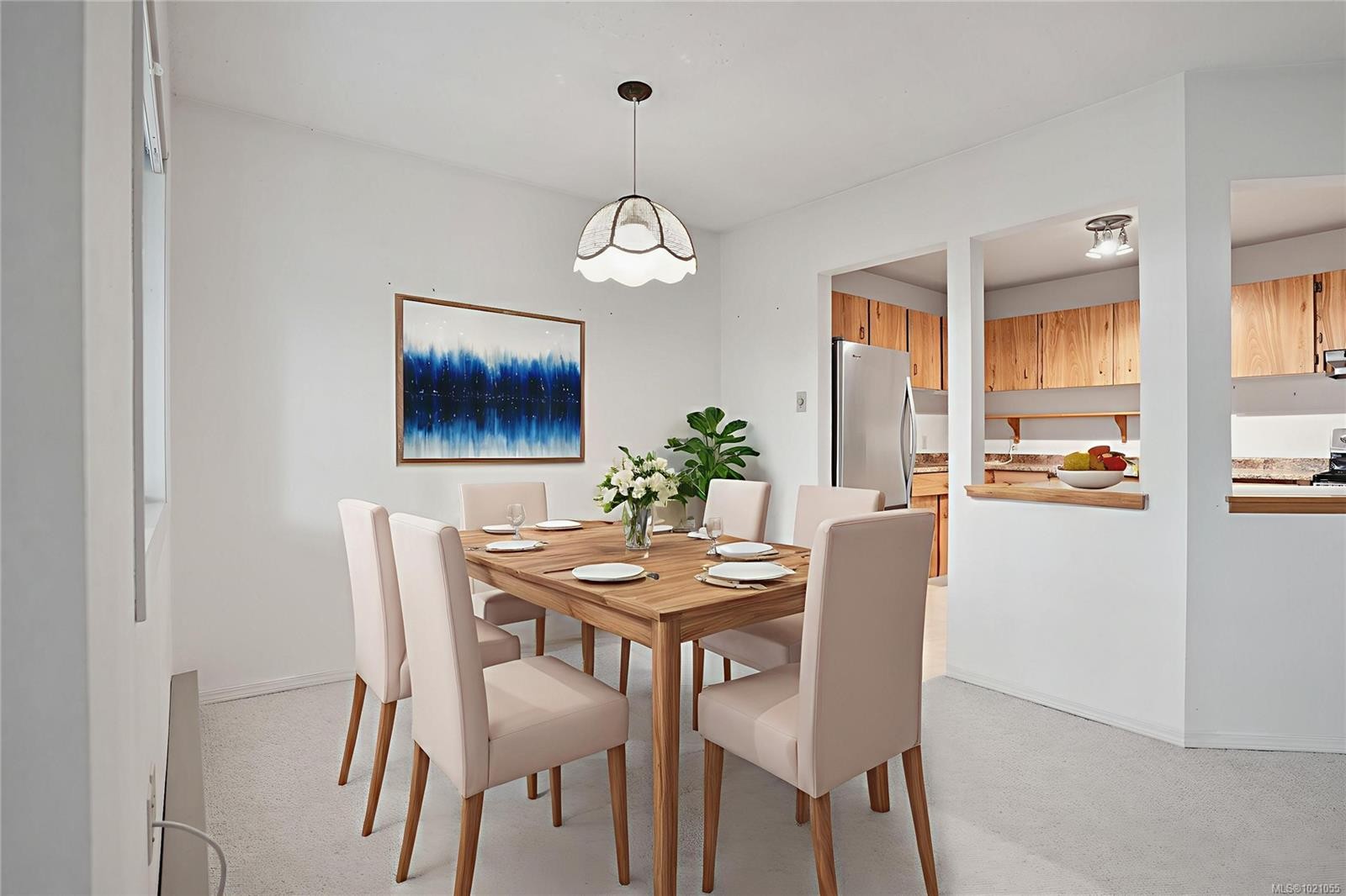 504-69 Gorge Rd West, Saanich, BC - Indoor Photo Showing Dining Room