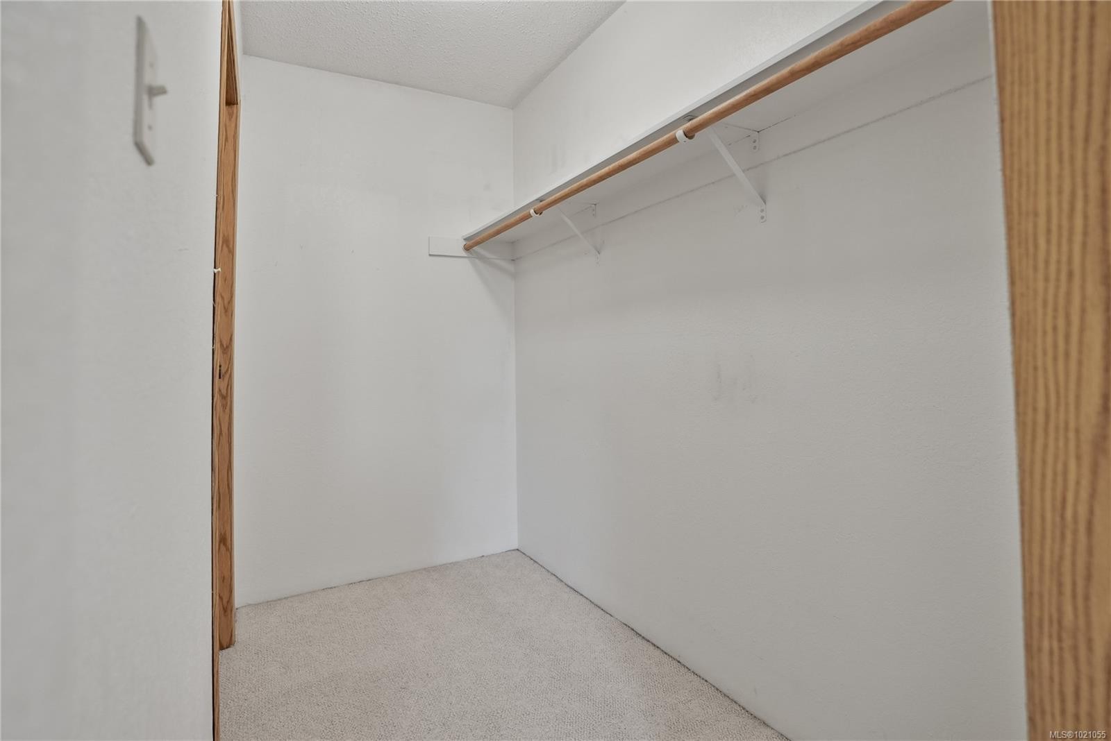 504-69 Gorge Rd West, Saanich, BC - Indoor With Storage
