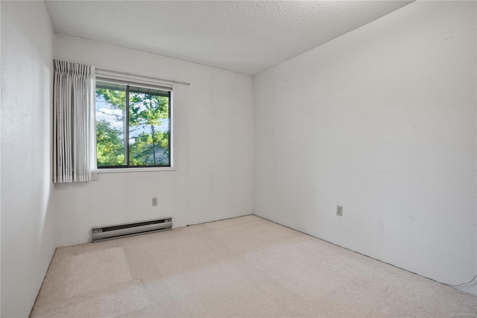 504-69 Gorge Rd West, Saanich, BC - Indoor Photo Showing Other Room