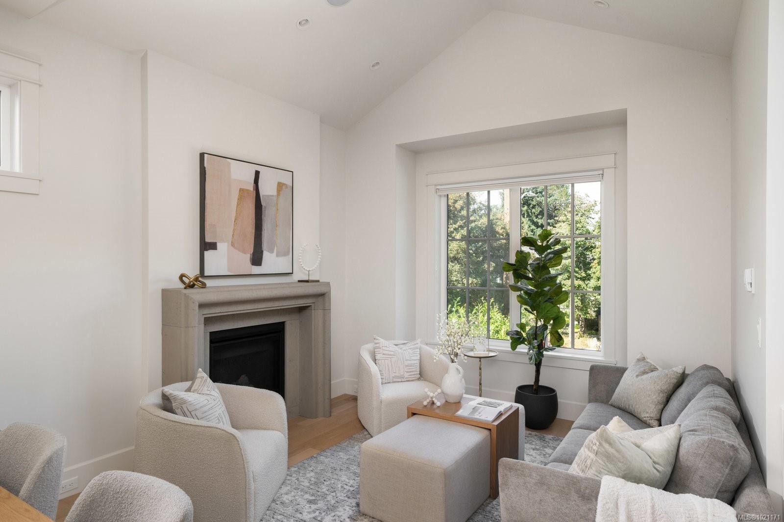 2639 Victor St, Victoria, BC