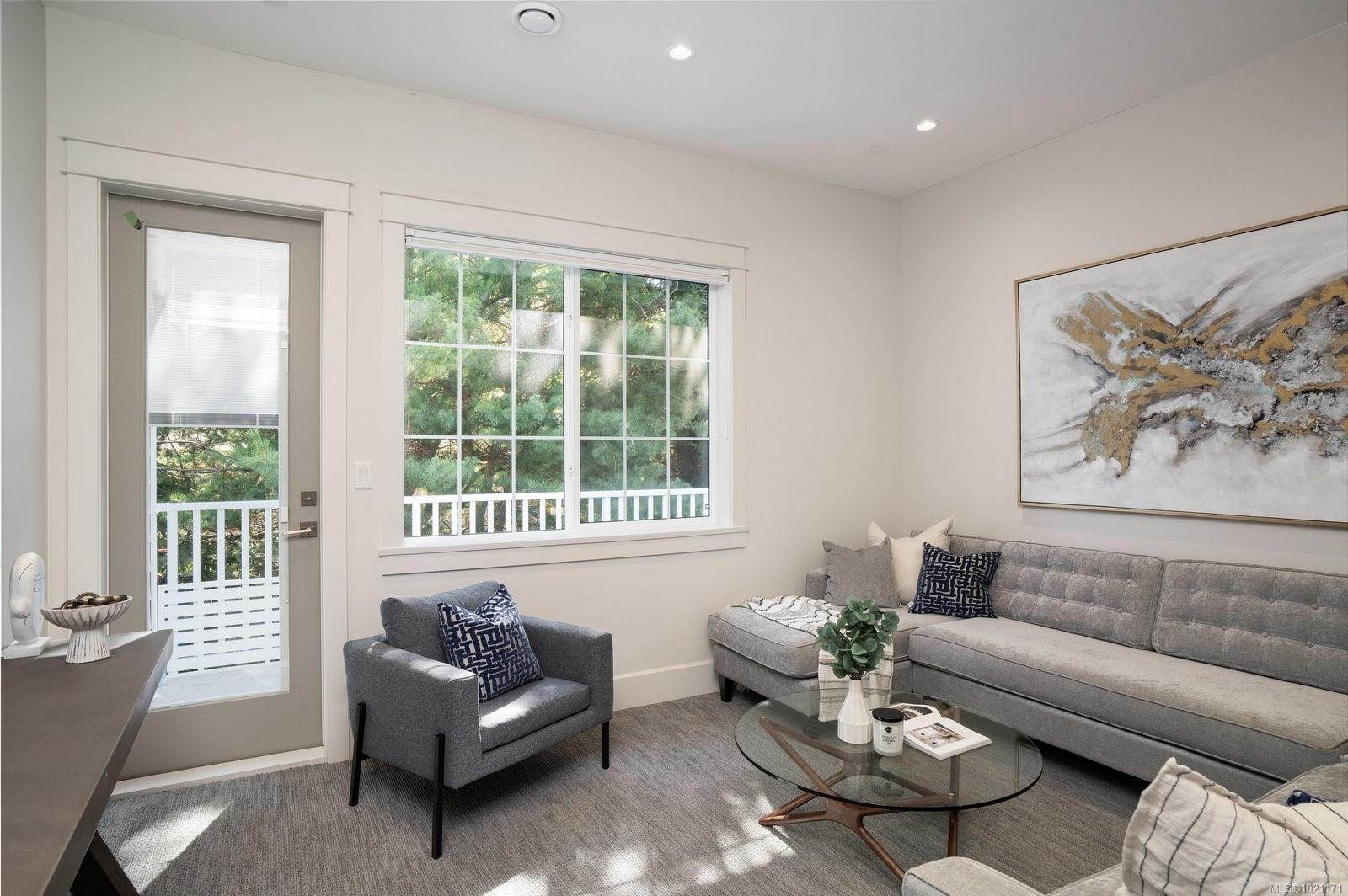 2639 Victor St, Victoria, BC