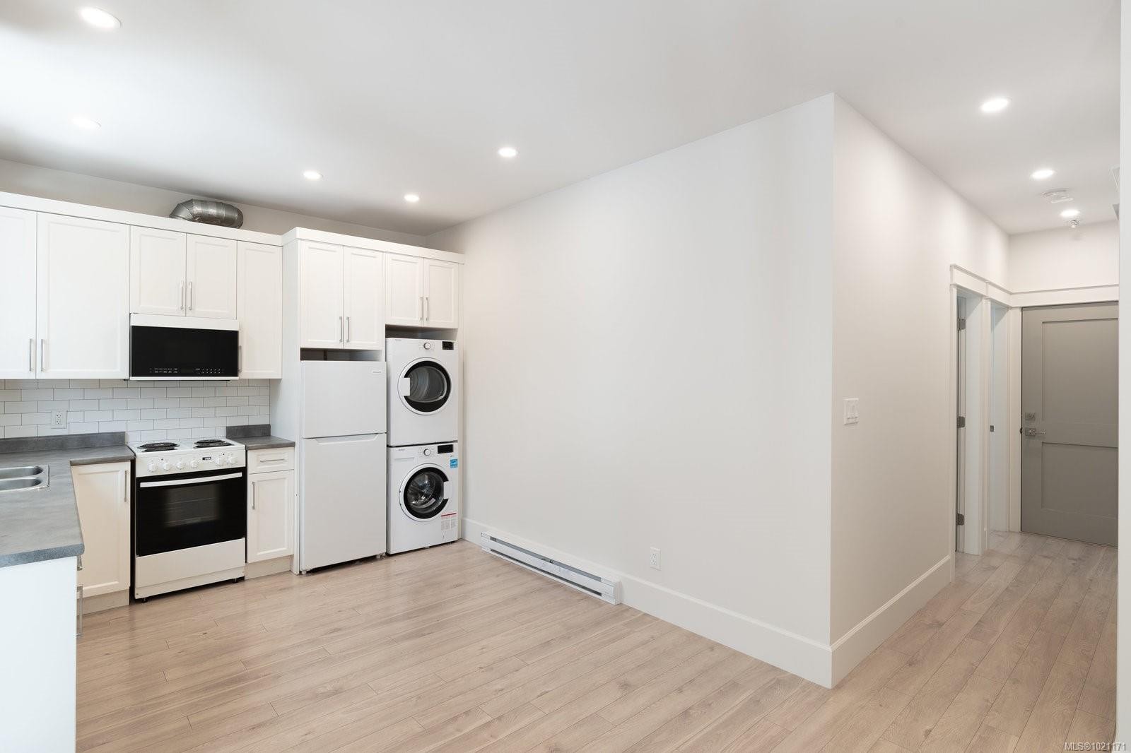 2639 Victor St, Victoria, BC