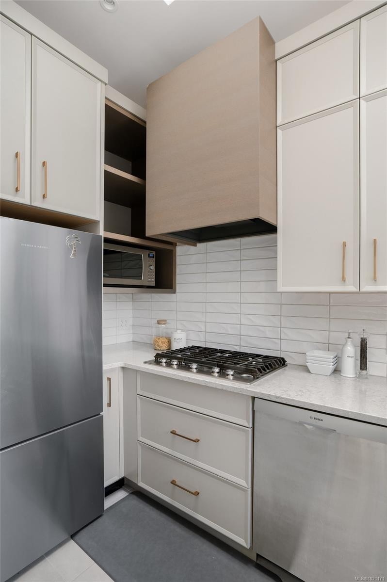 2639 Victor St, Victoria, BC