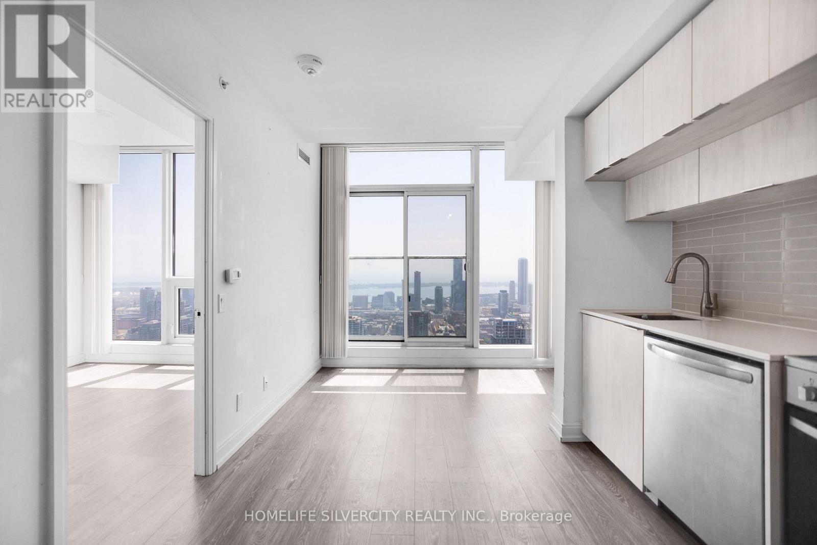 Ph8 - 181 Dundas Street E, Toronto, ON - Indoor Photo Showing Kitchen