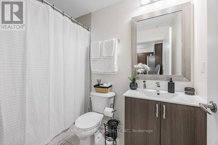 1022 - 22 East Haven Drive, Toronto, ON - Indoor Photo Showing Bathroom