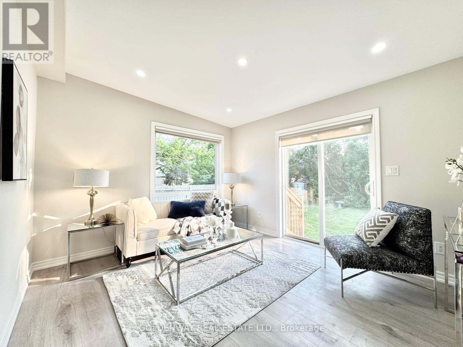 Main - 1286 Cedar Street, Oshawa, ON - Indoor Photo Showing Living Room