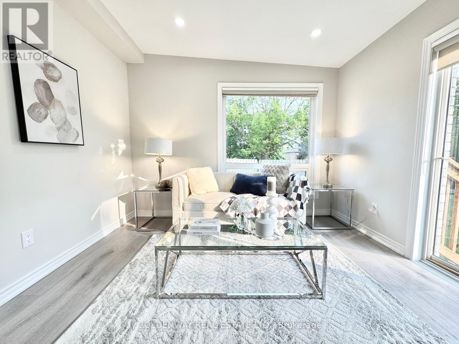 Main - 1286 Cedar Street, Oshawa, ON - Indoor Photo Showing Living Room