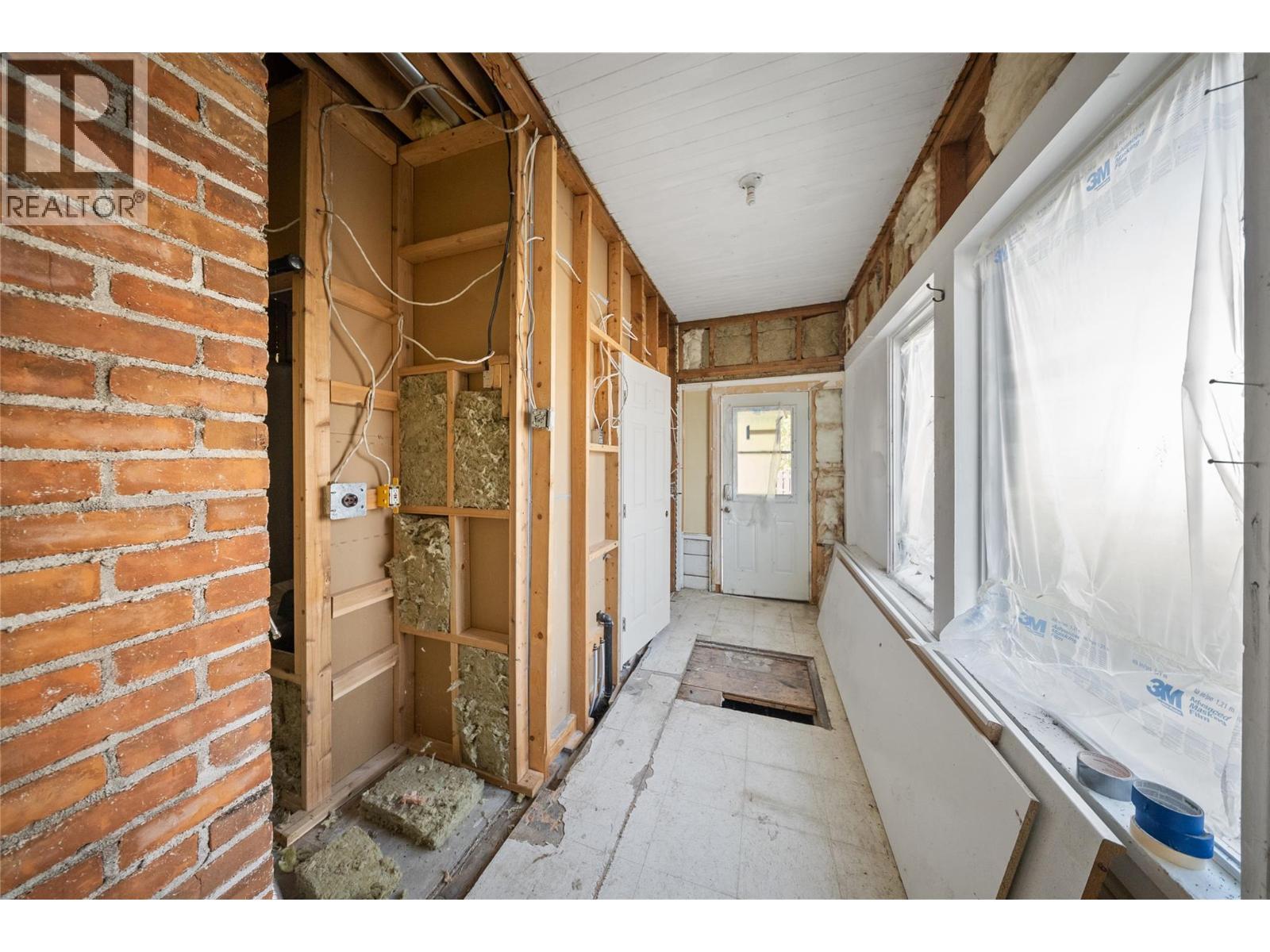 2340 Pandosy Street, Kelowna, BC