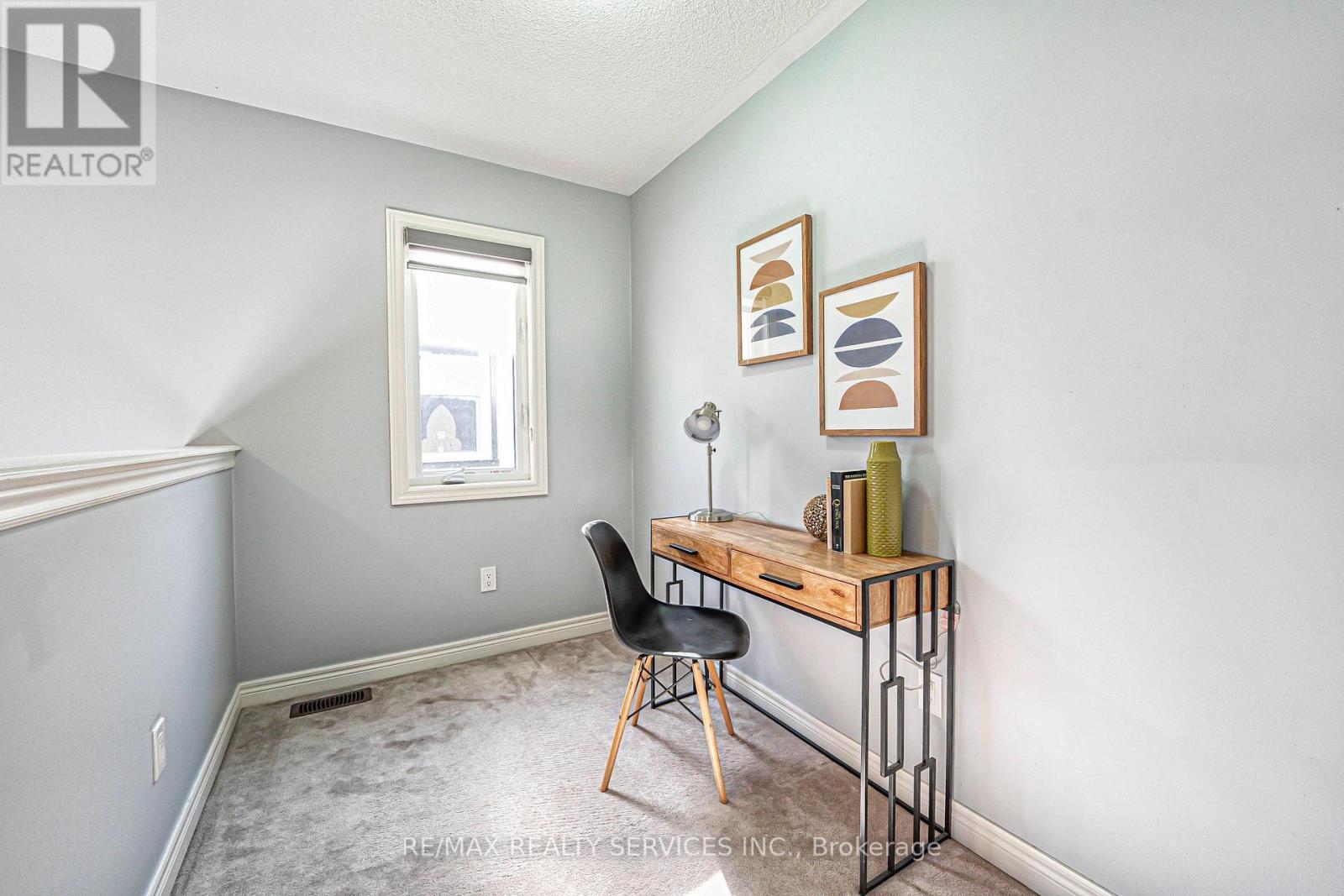 10 Mccabe Lane, New Tecumseth, ON - Indoor Photo Showing Office