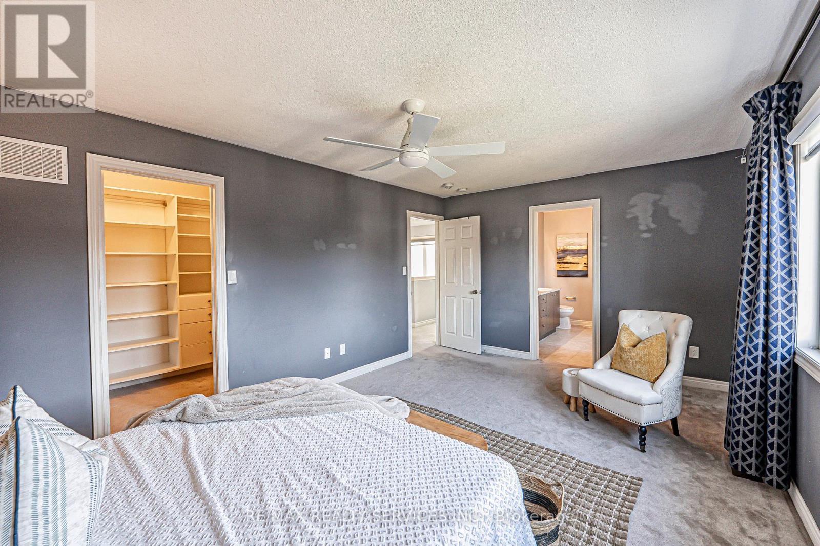 10 Mccabe Lane, New Tecumseth, ON - Indoor Photo Showing Bedroom