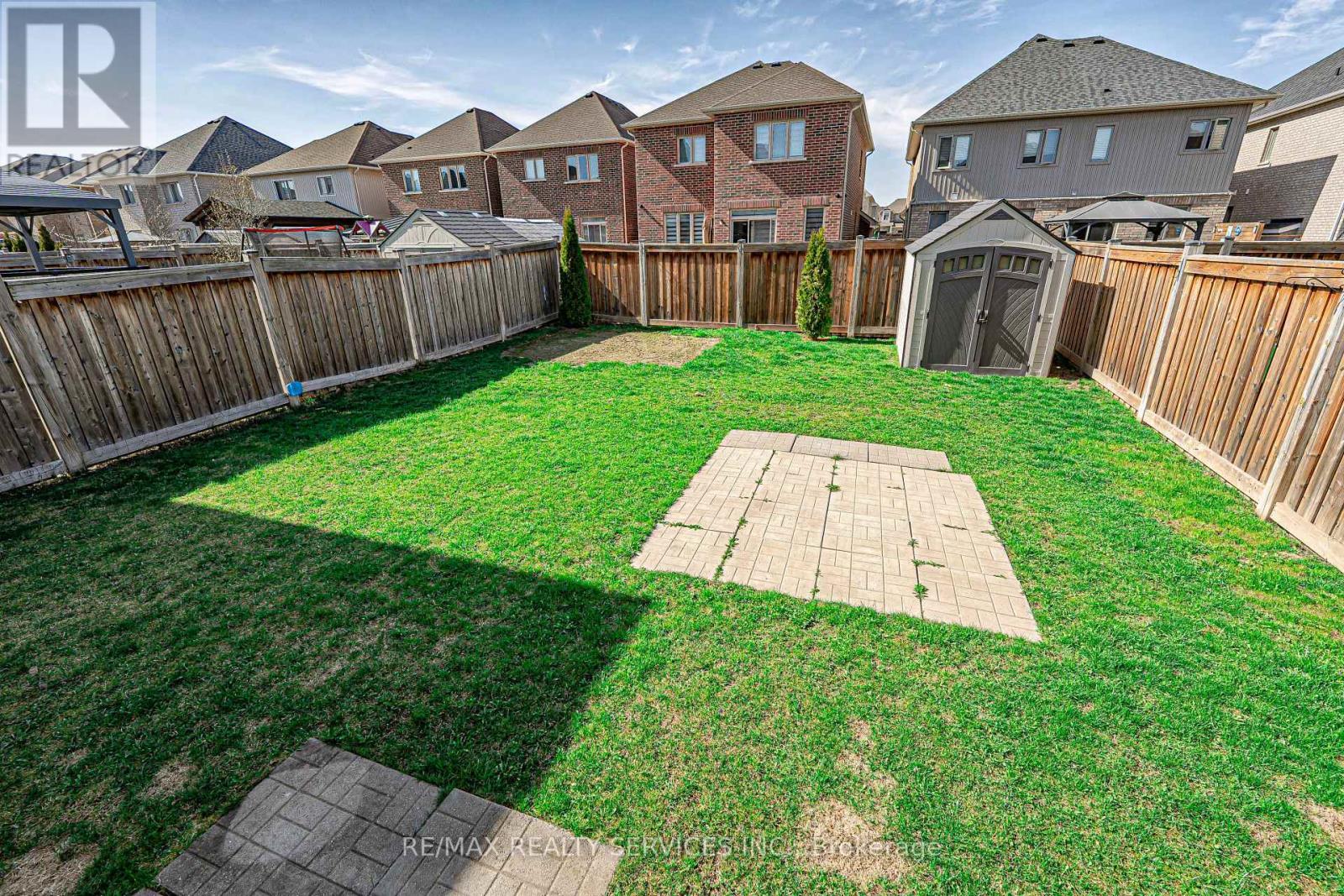 10 Mccabe Lane, New Tecumseth, ON - Outdoor With Backyard