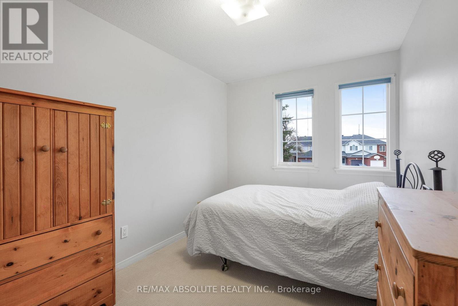 11 Foxden Place, Ottawa, ON - Indoor Photo Showing Bedroom