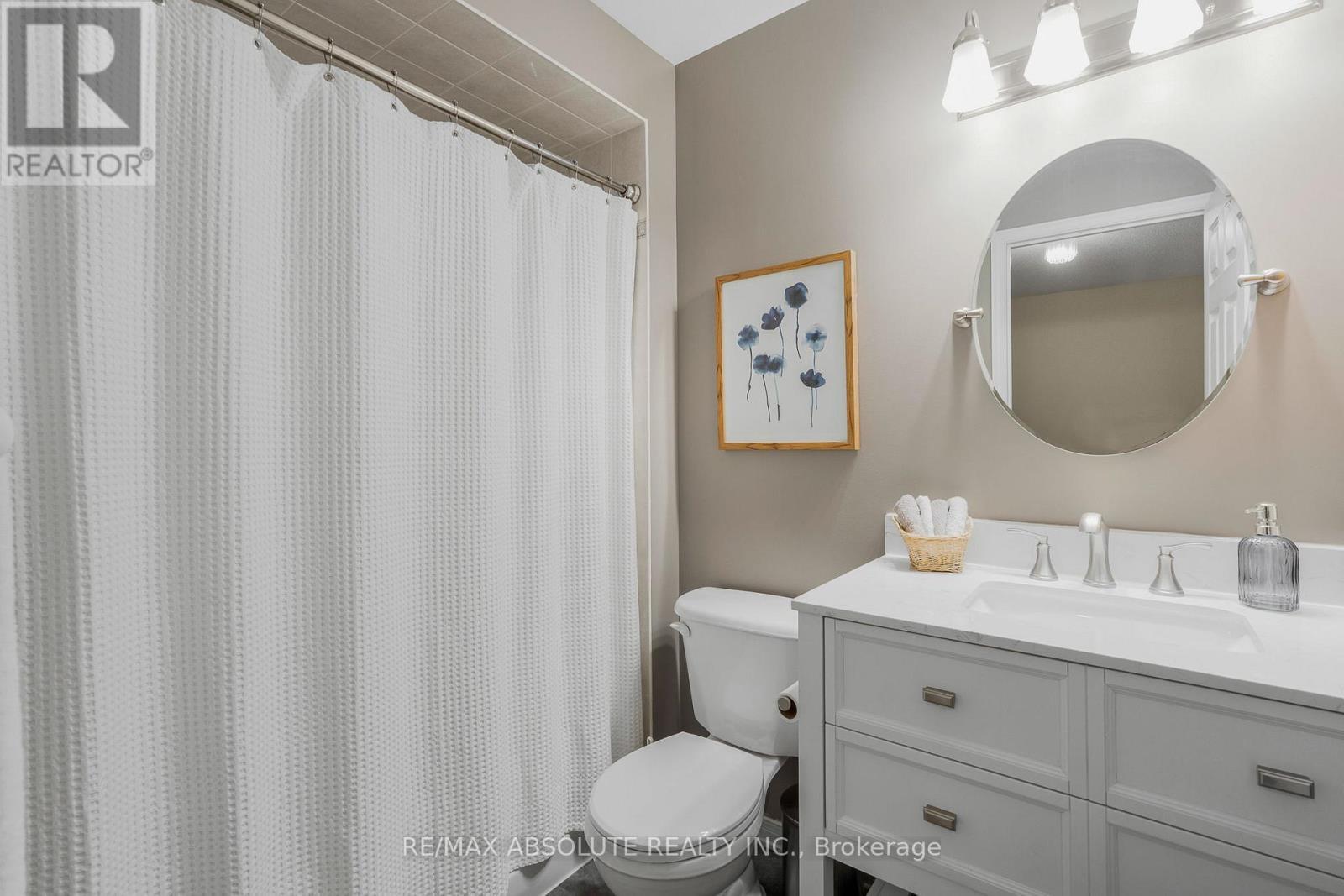 11 Foxden Place, Ottawa, ON - Indoor Photo Showing Bathroom
