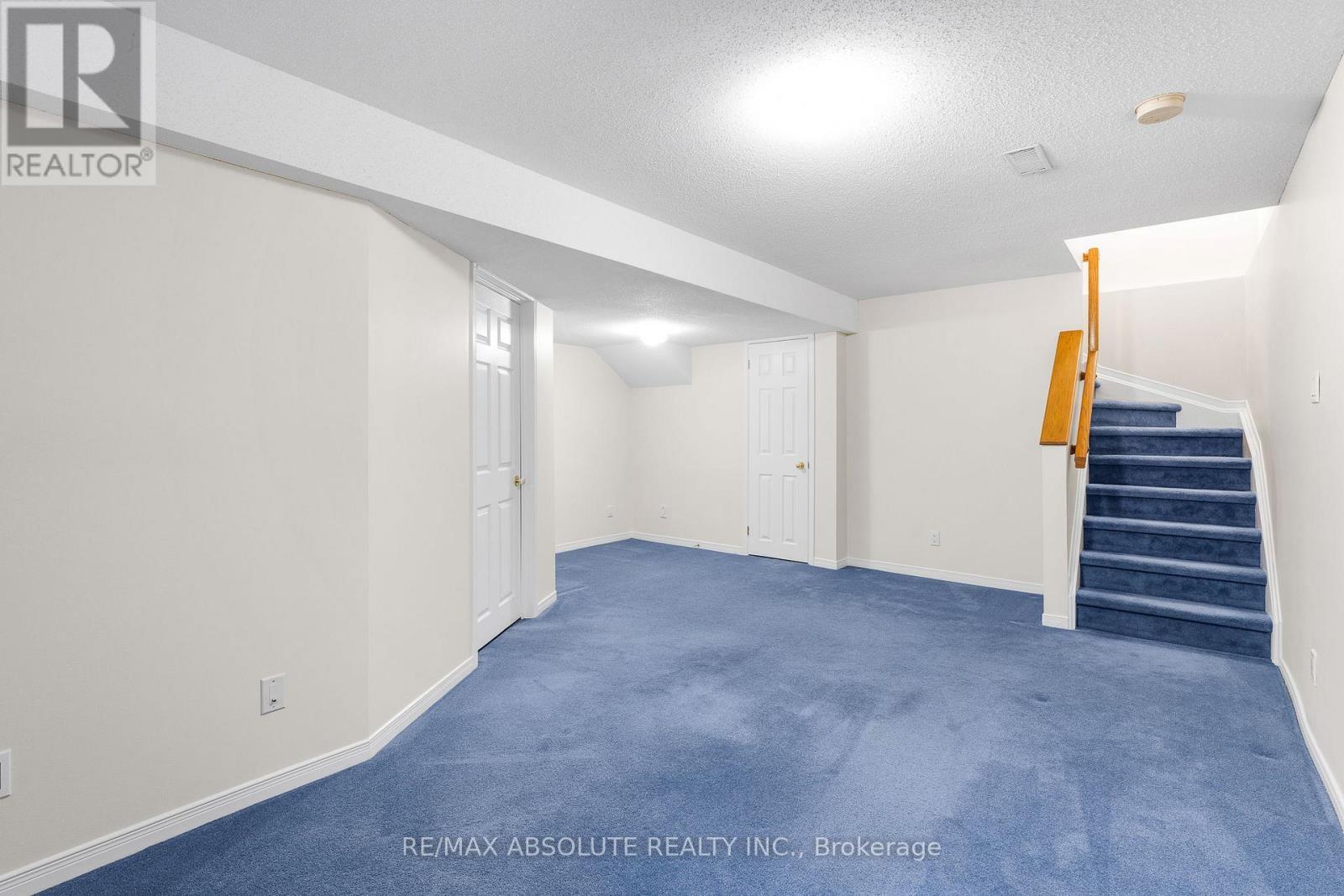 11 Foxden Place, Ottawa, ON - Indoor Photo Showing Other Room
