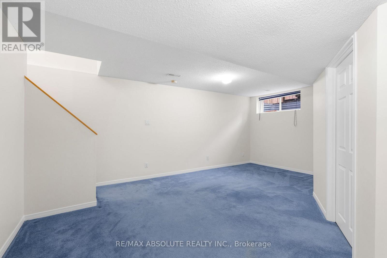 11 Foxden Place, Ottawa, ON - Indoor Photo Showing Other Room