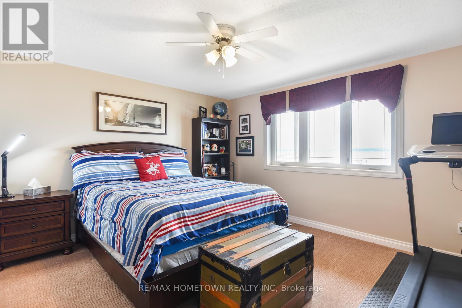 1111 Burnside Drive, Augusta, ON - Indoor Photo Showing Bedroom