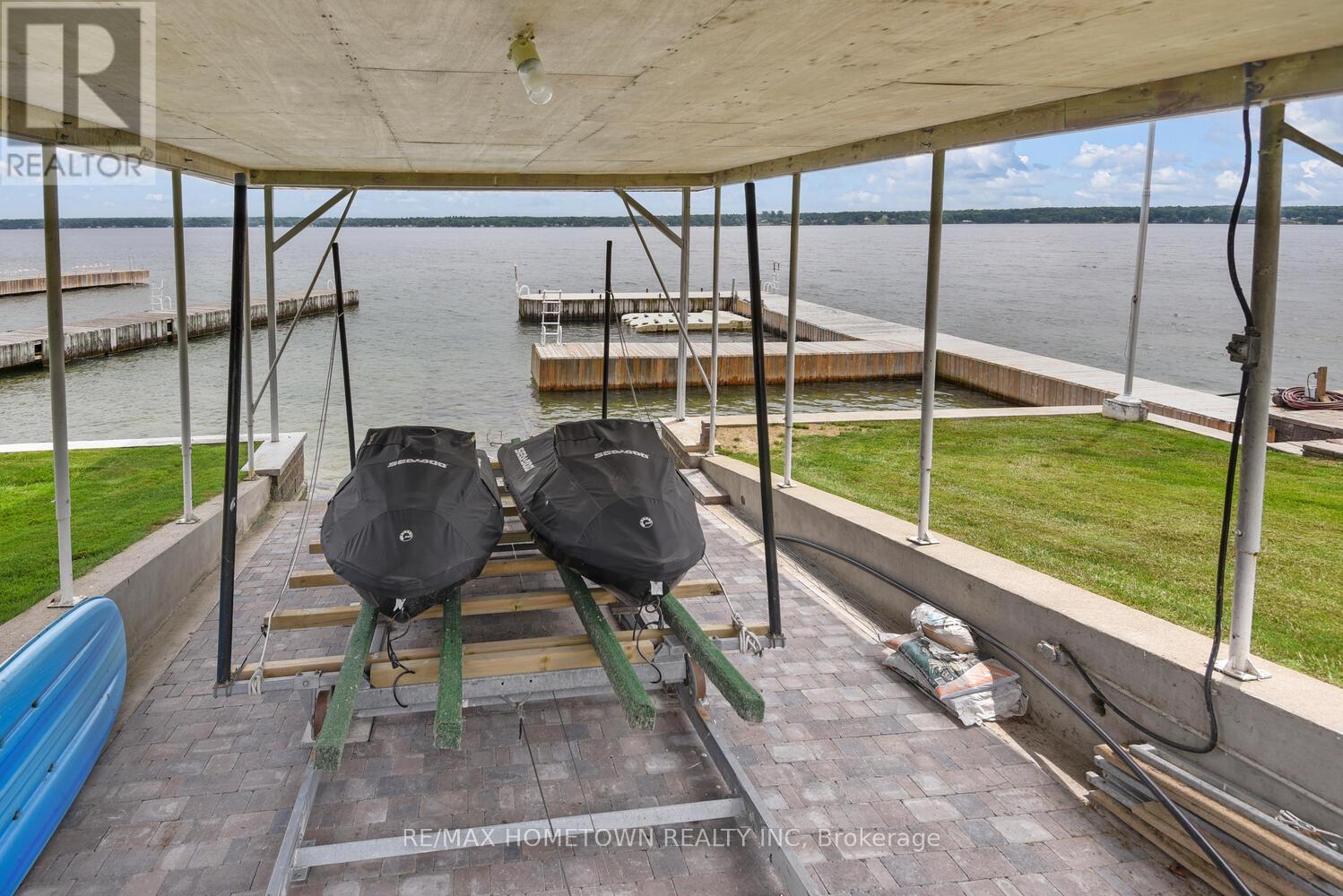 1111 Burnside Drive, Augusta, ON - Indoor Photo Showing Other Room