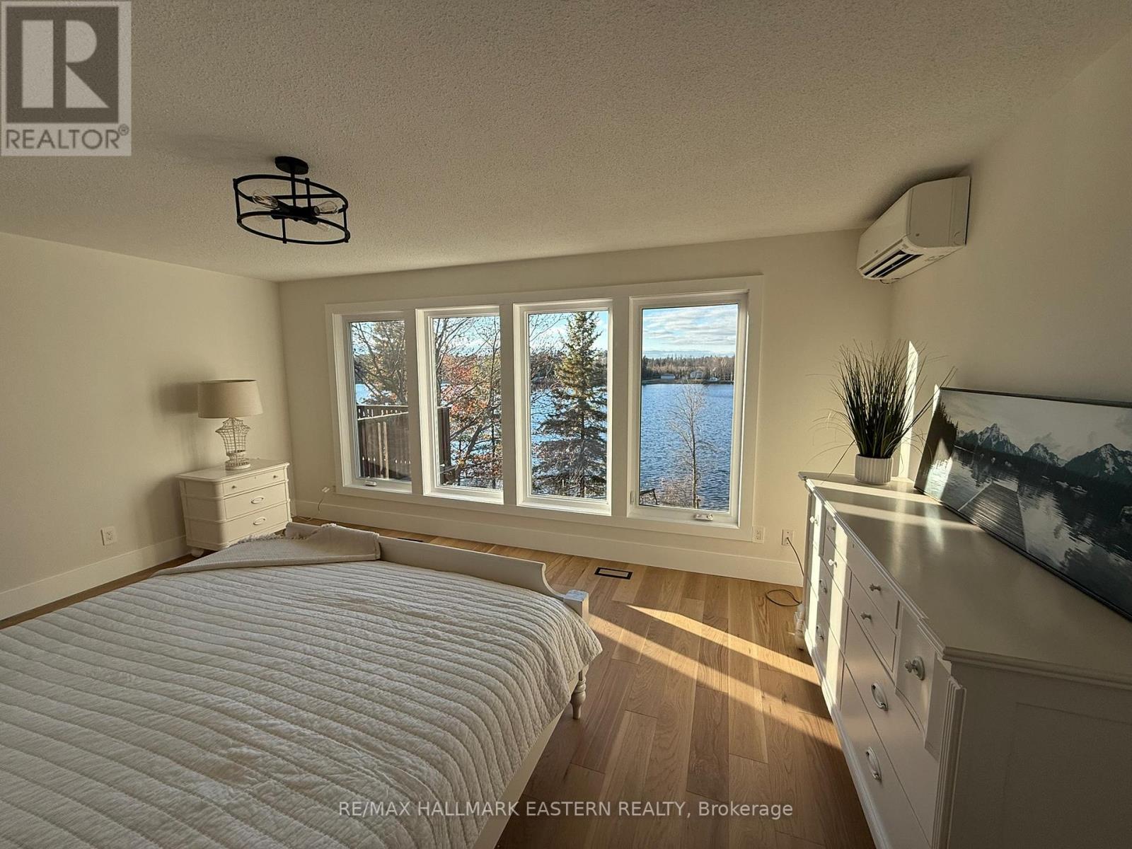326 Indian Point Road, Kawartha Lakes (Bexley), ON - Indoor Photo Showing Bedroom