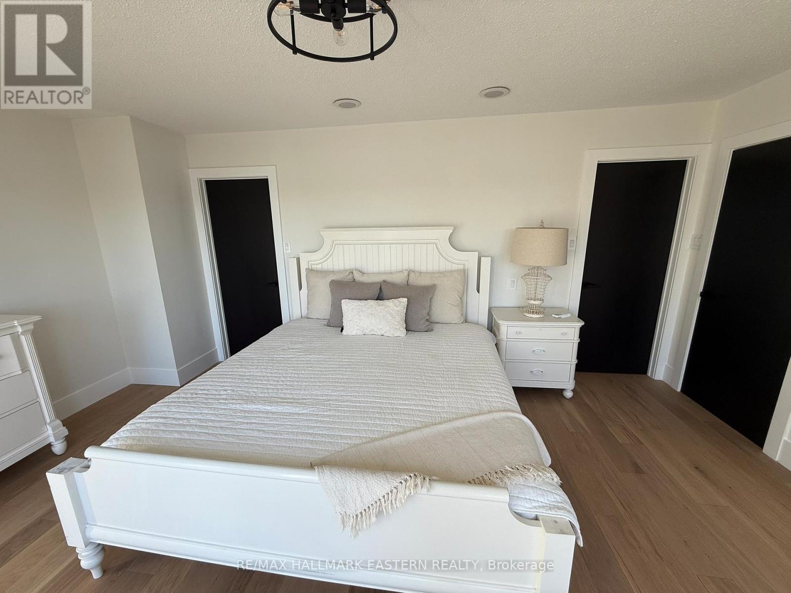 326 Indian Point Road, Kawartha Lakes (Bexley), ON - Indoor Photo Showing Bedroom