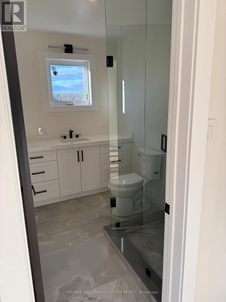 326 Indian Point Road, Kawartha Lakes (Bexley), ON - Indoor Photo Showing Bathroom