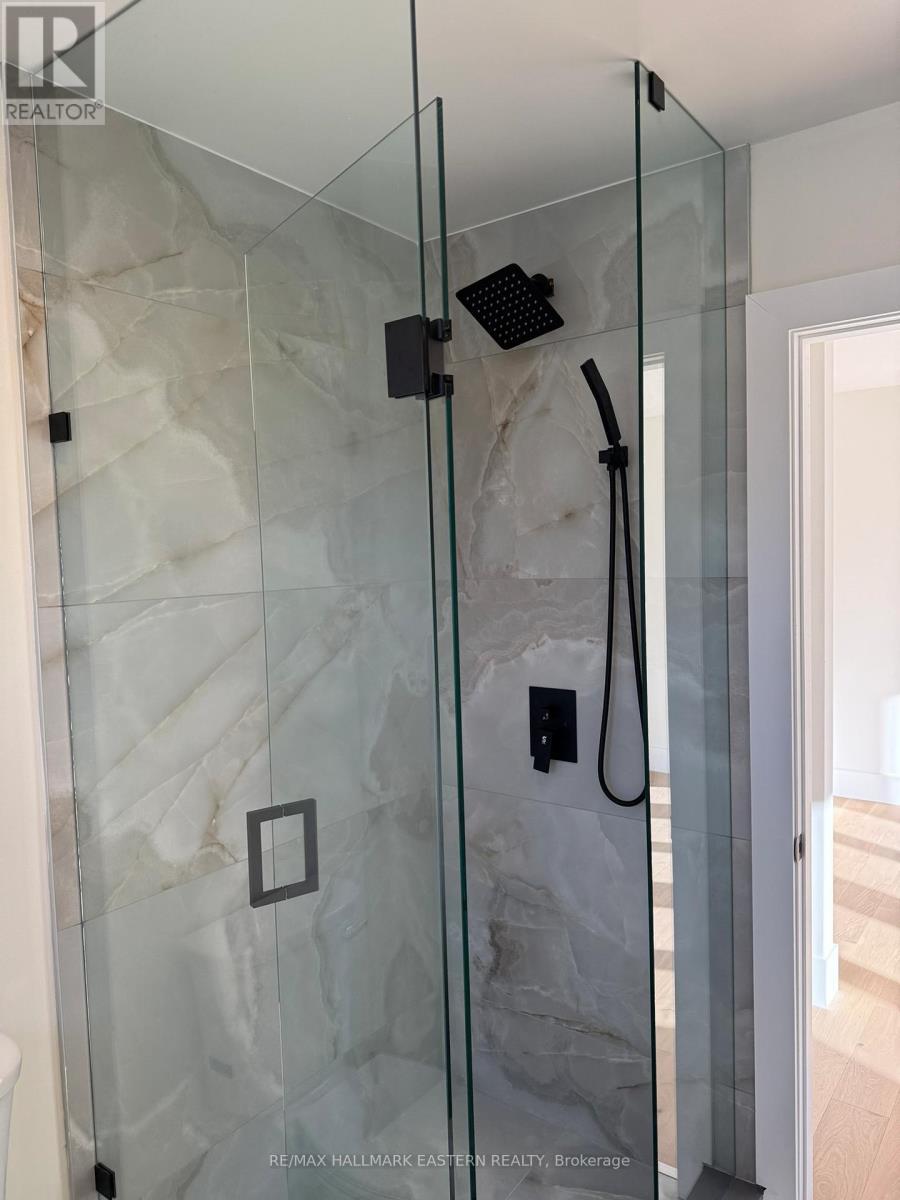 326 Indian Point Road, Kawartha Lakes (Bexley), ON - Indoor Photo Showing Bathroom